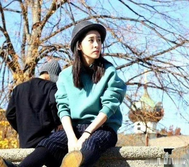 与华晨宇相伴时，张碧晨尽显最美风采。 