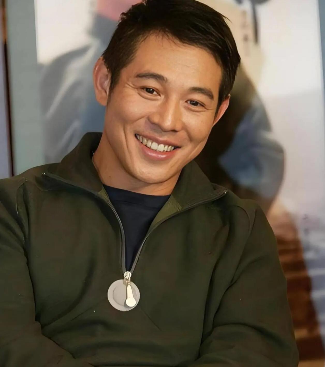 李连杰算是一个好男人吗李连杰当然是个好男人，没有什么花边新闻