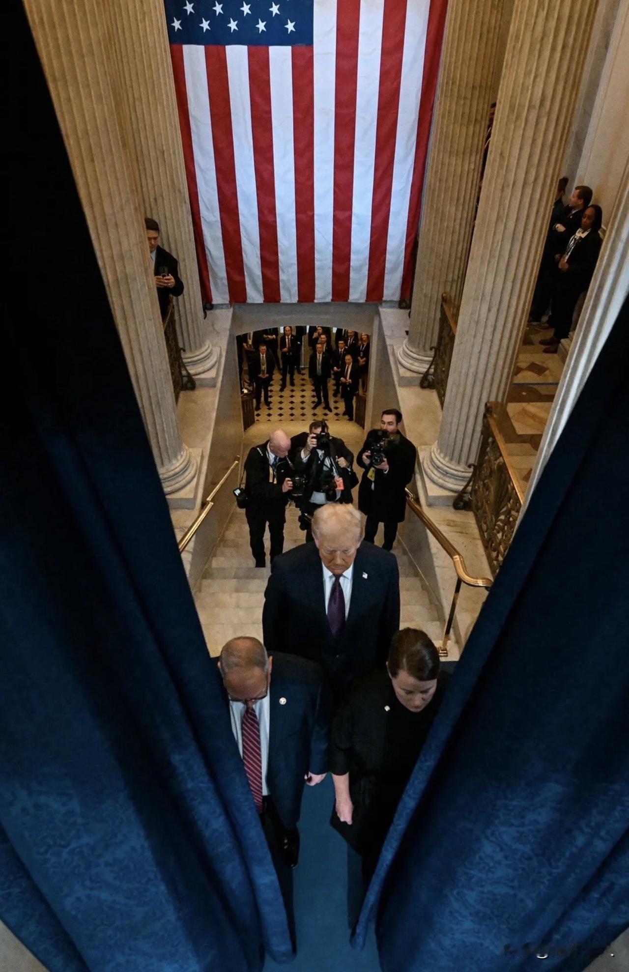 新思维：特朗普，是世界人民觉醒的“英雄”

近期，我一直写“新思维”批评美国，引