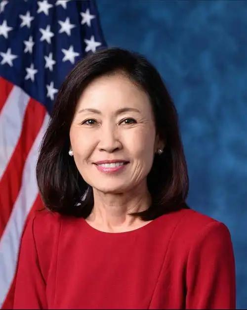 美国反华女议员将出任驻韩大使，被视为特朗普派往韩国的重要代表，其履历背景引发关注