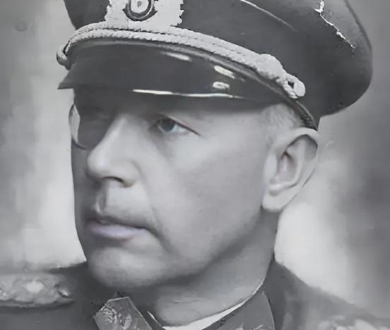 1944年6万德军被十倍之数的苏联红军包围，苏军派人去劝降，没曾想，施特默尔曼将