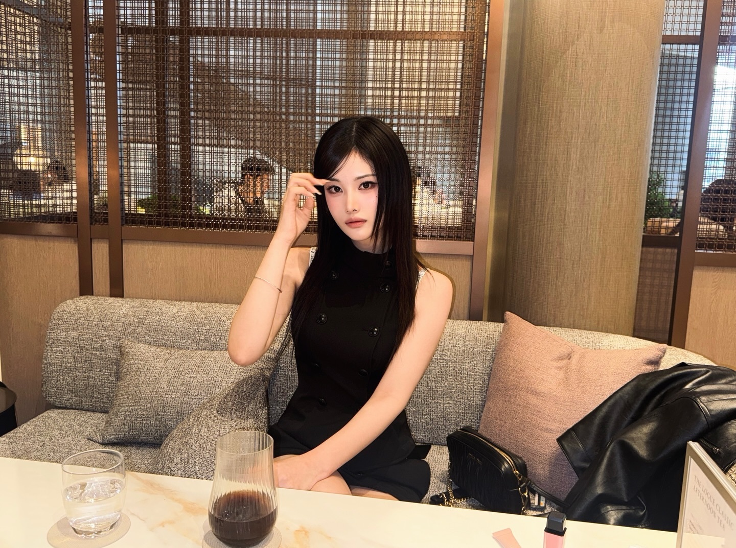 standbime 女四誾寨ins照📷以前是白金发色 