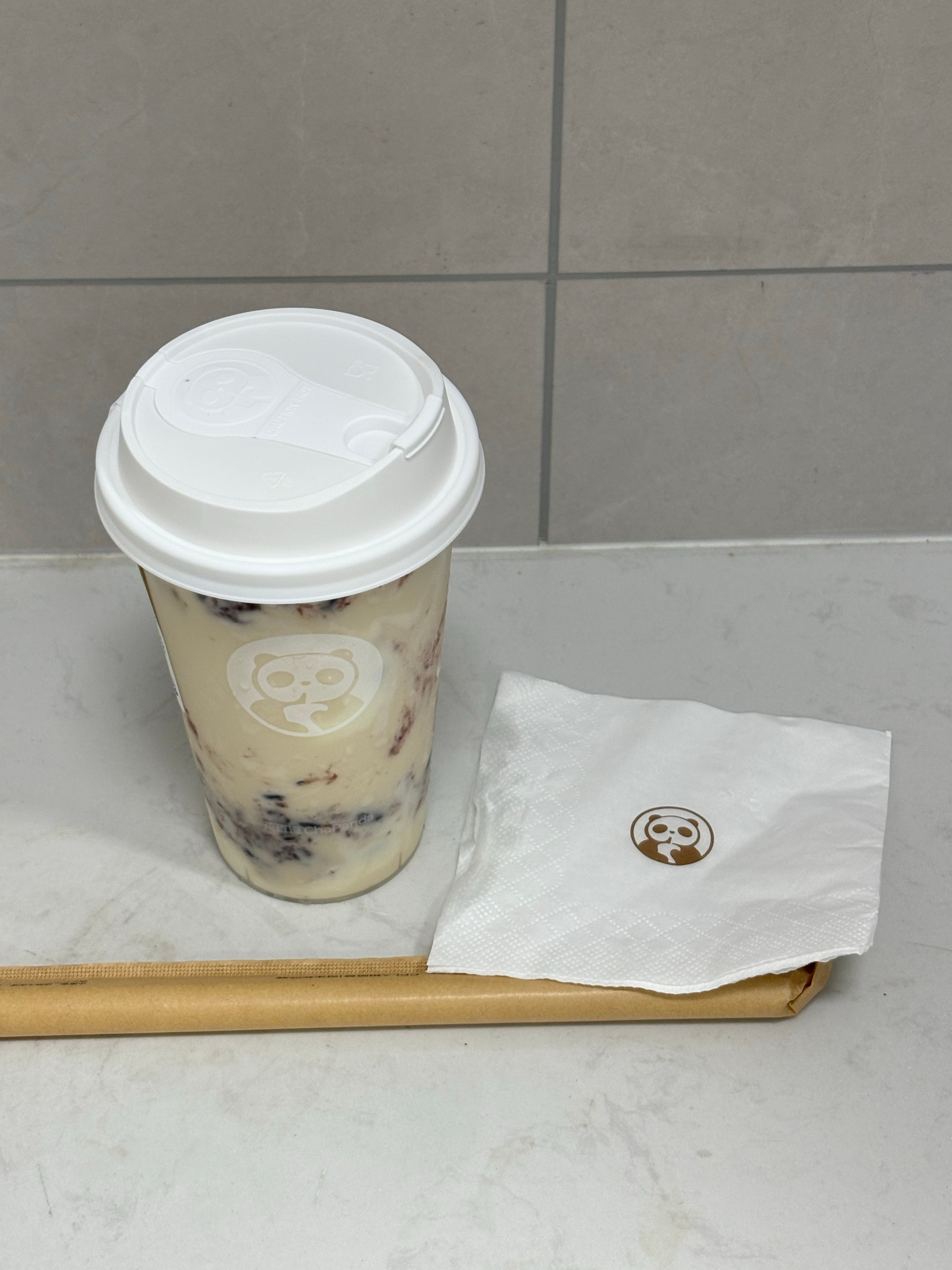 嘿嘿同事阿姨请的奶茶早上还特地提醒我点奶茶哈哈哈哈 