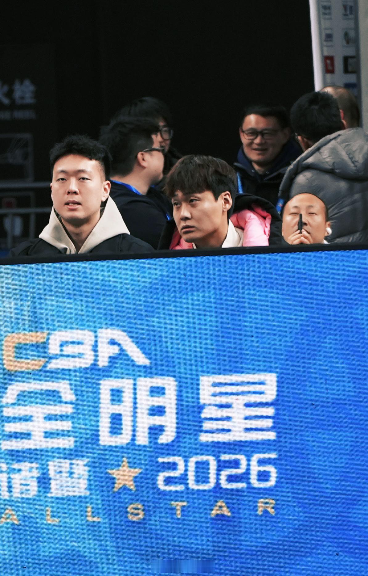 北京男篮vs宁波男篮赵睿 今天，那件粉色外套 北京·首钢冰球馆