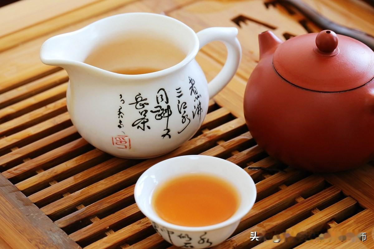 养生专家说：
“排第一的永远是睡觉，第二是好好吃饭，第三是坚持运动，第四才是工作