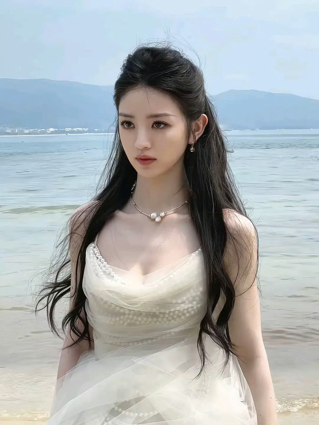 田曦薇剧宣婚纱造型田曦薇这张没刘海儿的照片比有刘海儿的还惊艳 