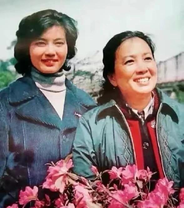 谢芳老师与潘虹 张瑜 陈冲的合影，都是上海的，有谁见过谢芳跟北影的年轻演员合影吗