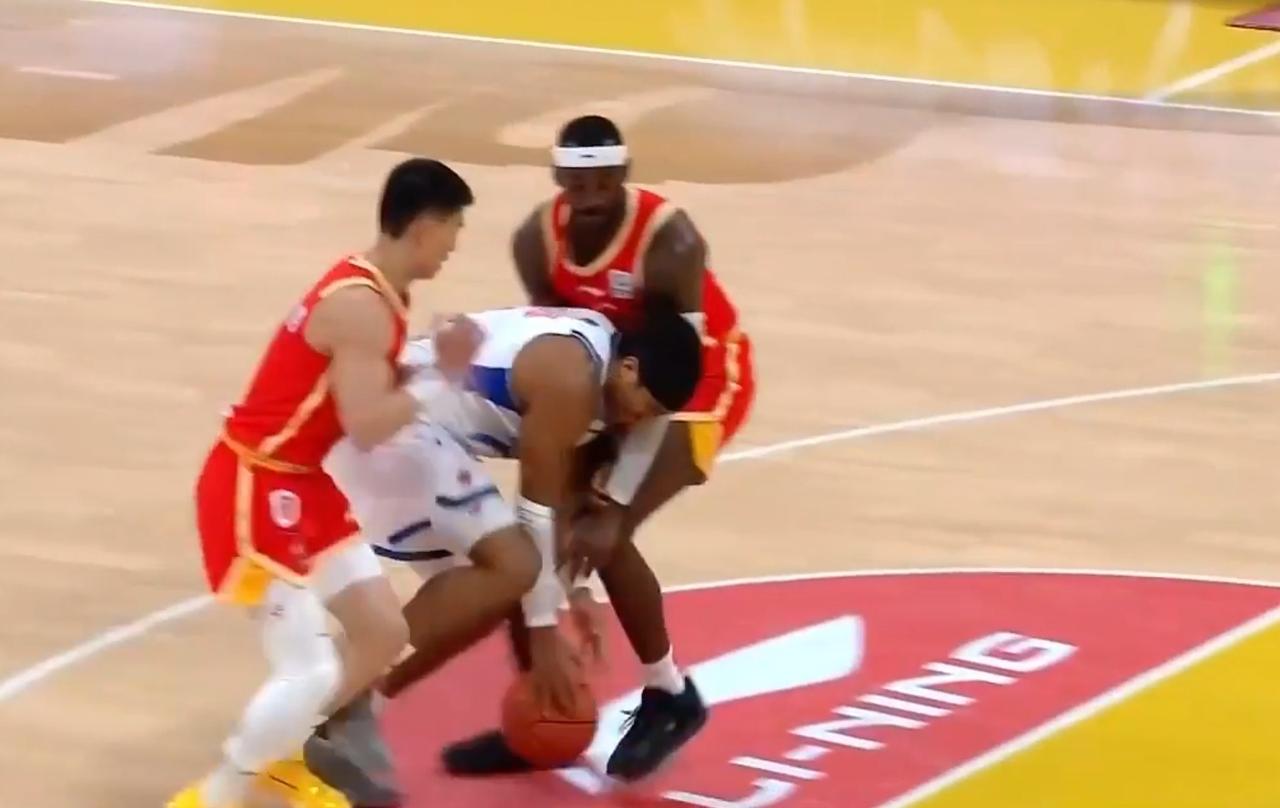 下半场发力，浙江广厦主场大胜宁波町渥
今晚CBA第26轮浙江广厦坐镇主场迎战到访