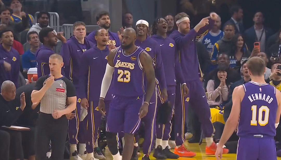 詹姆斯开局状态很好啊，连续得分！！！湖人vs勇士