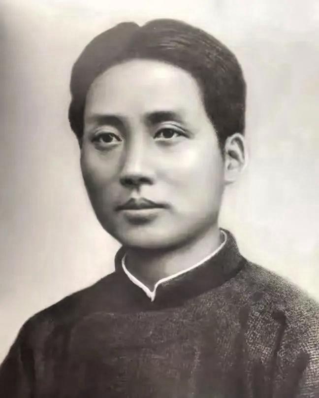 谁能想到，一辈子针锋相对的蒋介石，竟会打心底佩服毛主席！这份认可，从来不是客套，