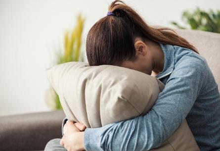 广东，一女子生下儿子6个月，跟情人多次发生不正当关系，事后女子宫外孕去医院做手术