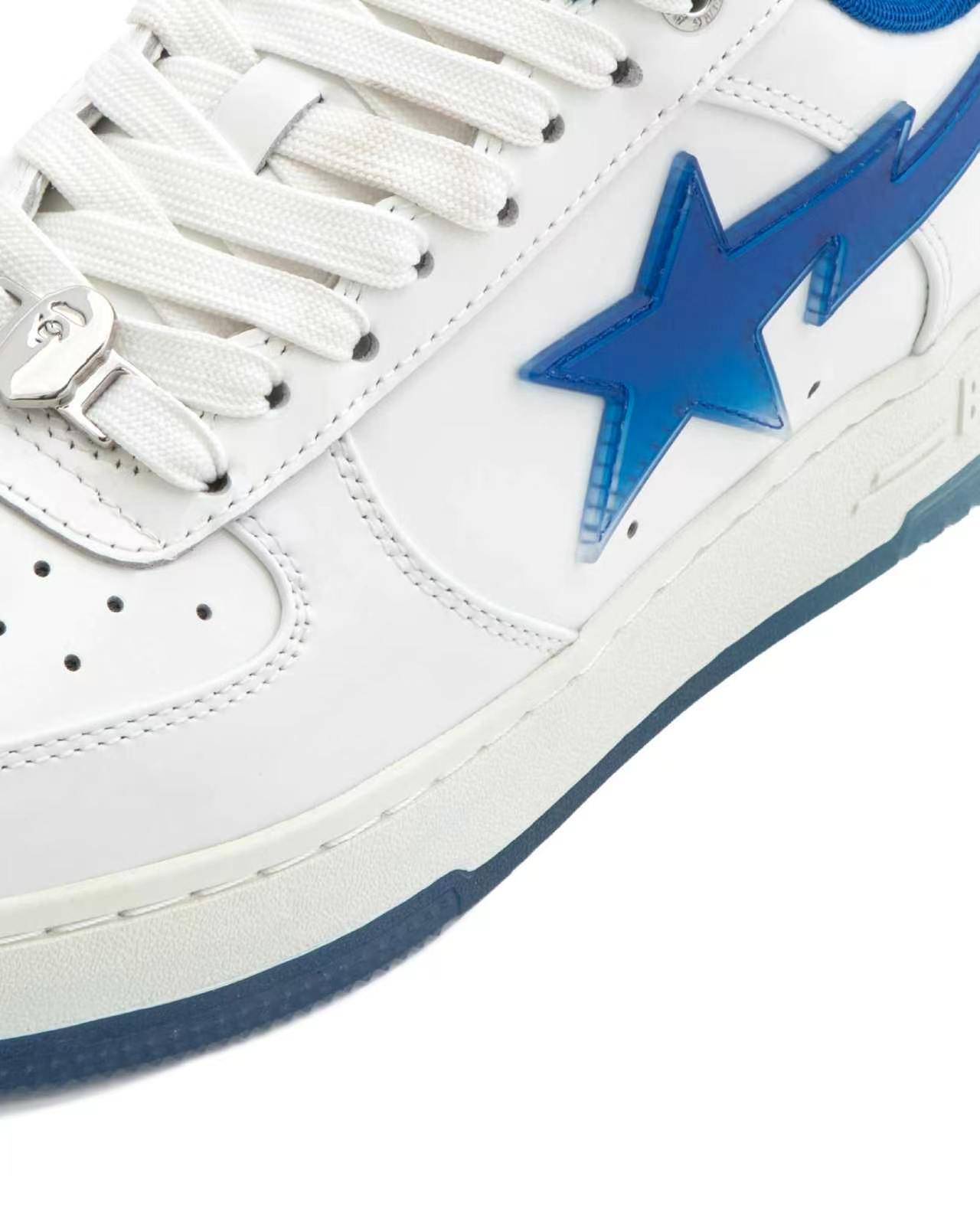 BAPE®全新BAPE STA™系列从千禧年初的半透明电子产品（如MP3、游戏手