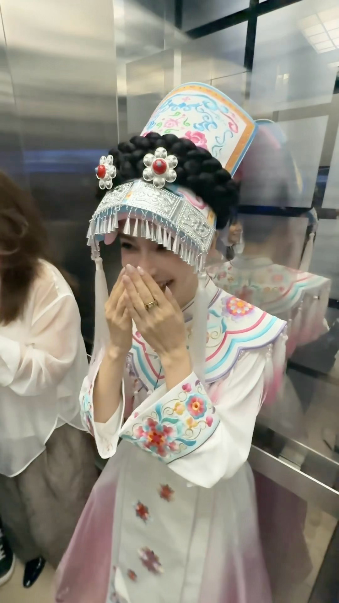 环球影城偶遇Angelababy小海绵 angelababy君非凡 “𝓘 𝔀