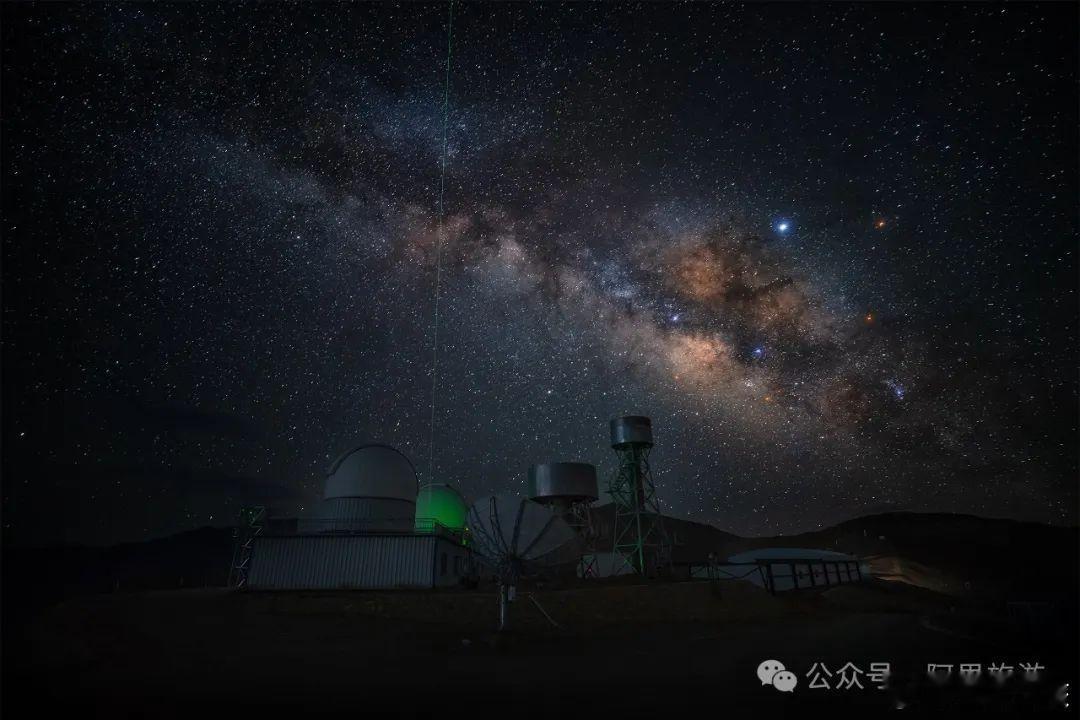 这下真的见识到夜空中最亮的星了  这么亮的流星拿来许愿得有多灵啊  云遮率低、晴