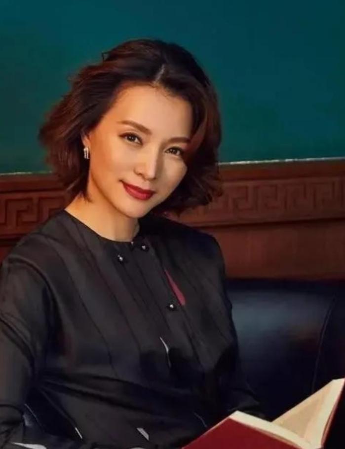 2012年，密春雷向董卿求婚，董卿立马拒绝：“你有老婆，我是不会嫁给你的。”话刚