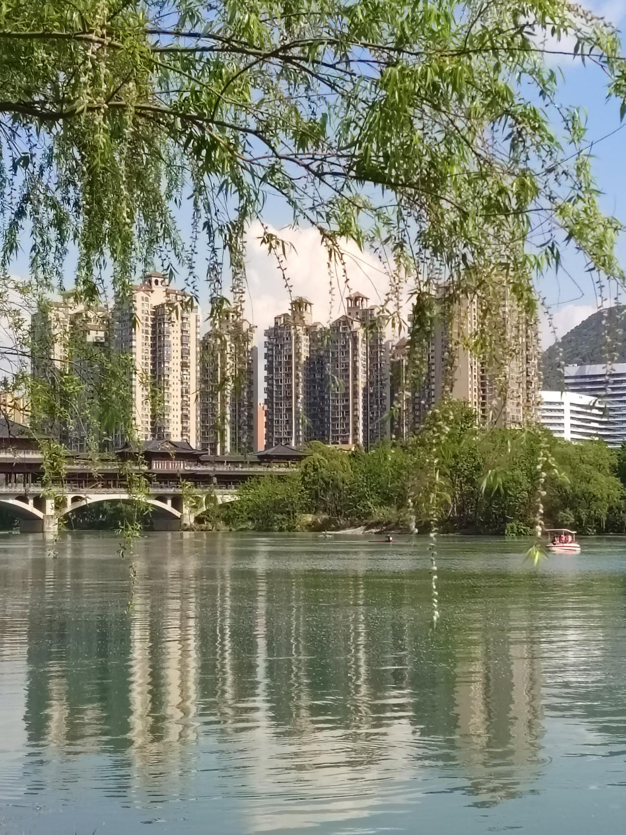 [彩虹]寻找存在的乌龙[彩虹]

在，存在，你寻找存在。

这是全人类千万年以来