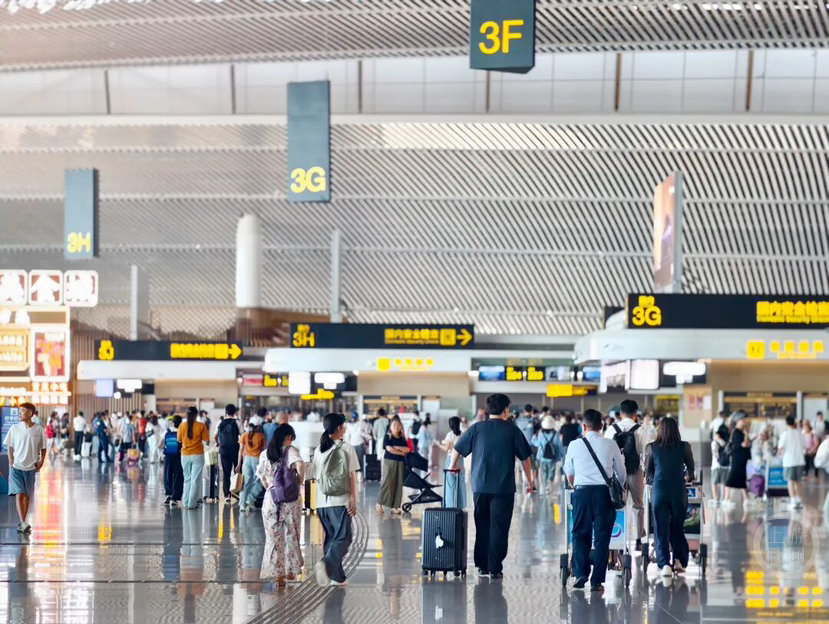 重庆江北国际机场今年旅客吞吐量突破3000万人次 连破两项纪