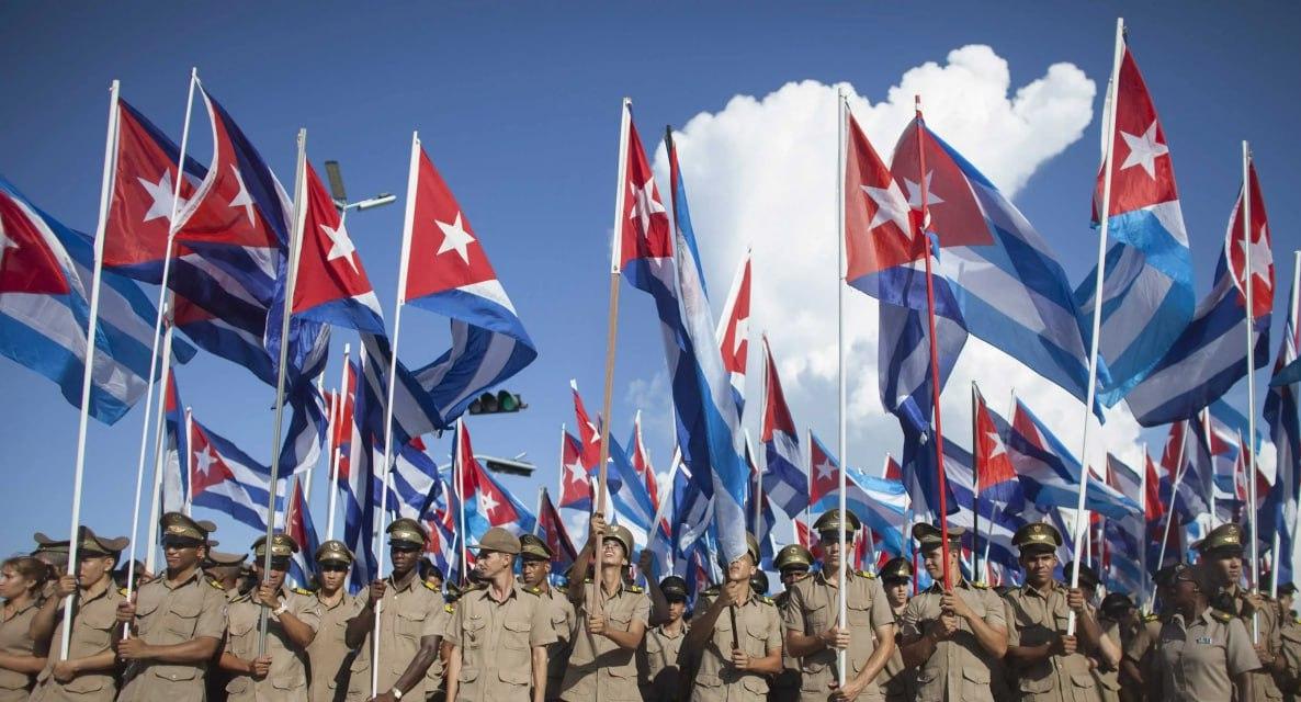 古巴总统迪亚斯-卡内尔近期表示，古巴国防委员会已批准紧急“转入戒严状态”计划，在