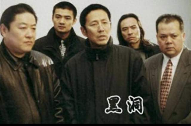 《早春晴朗》的婆婆粉们申请仅退款？我更爱看《黑洞》这种犯罪剧