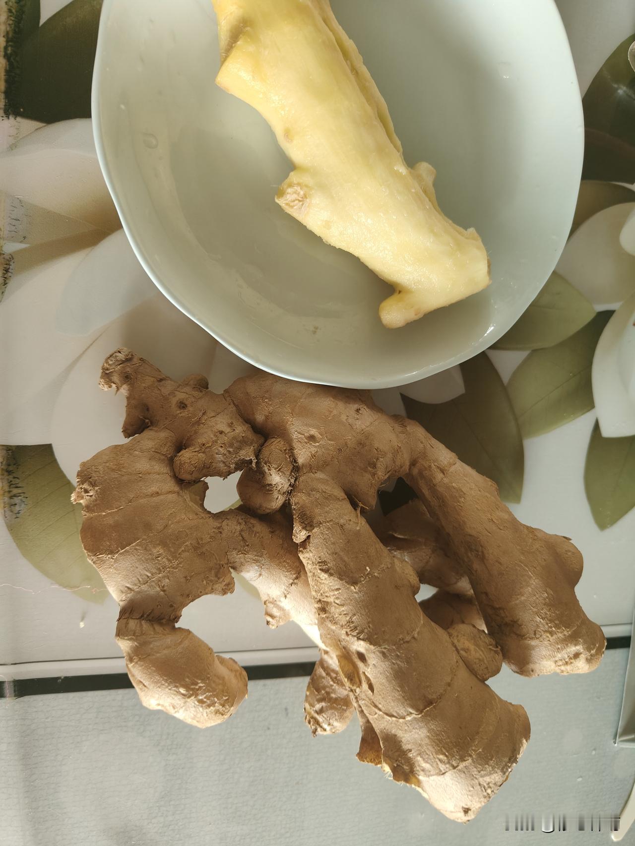 第10天
 从前我极讨厌姜，母亲做菜时放的姜末、姜片，总要一一挑干净，更别提喝姜