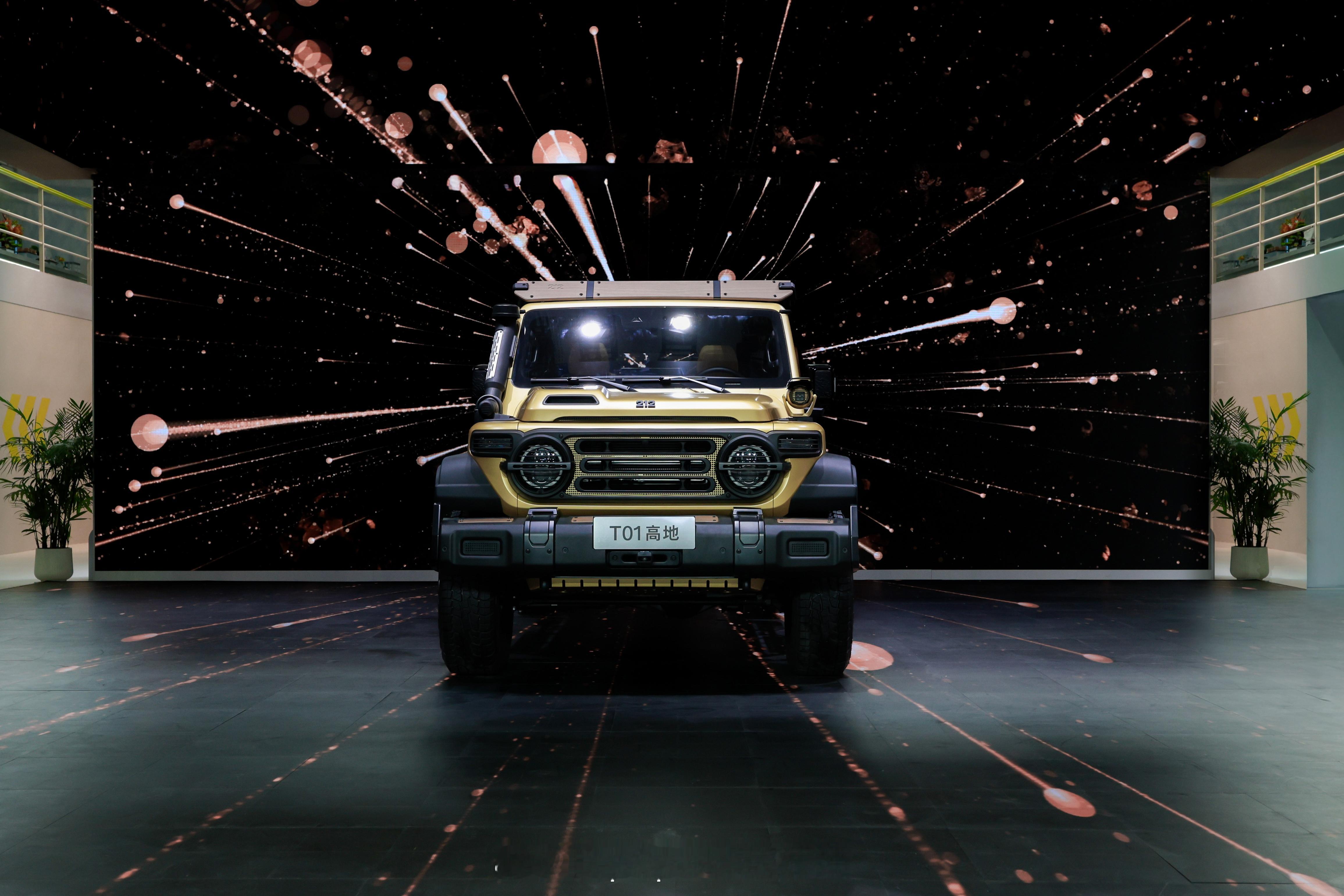 T01高地正式上市售价20.58万元，非承载式车身与前后硬桥结构，车身升高1.5