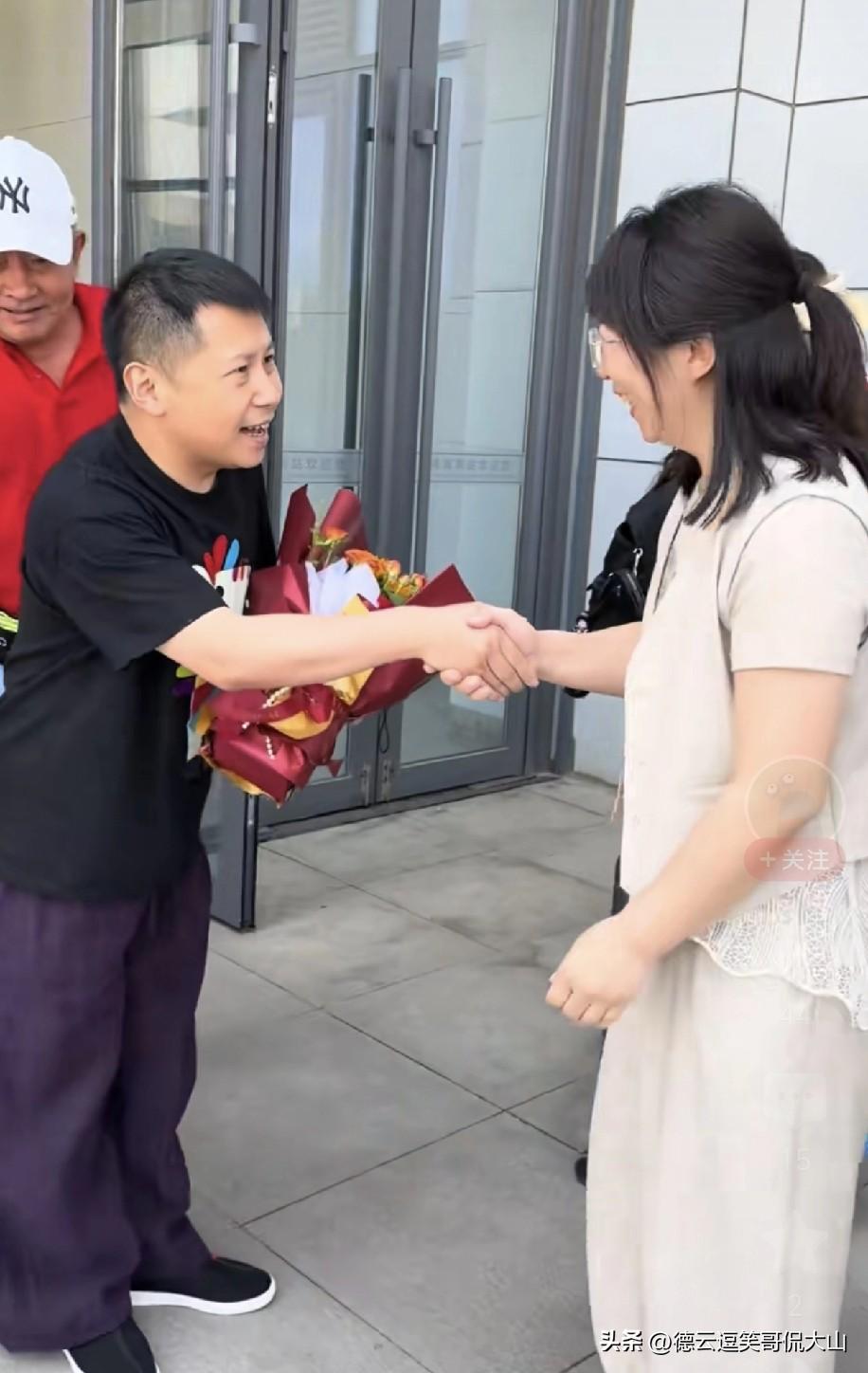 带艺投师的郭德纲原大弟子何云伟被清门多年，如今仍被观众惦记，靠的可不是别的，是实