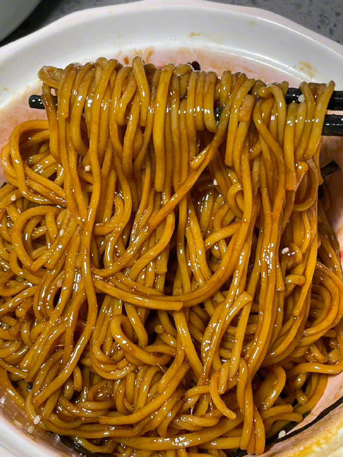 不愧是被央视点名…这配方绝了！ ！葱油拌面怎么吃都吃不够😭 