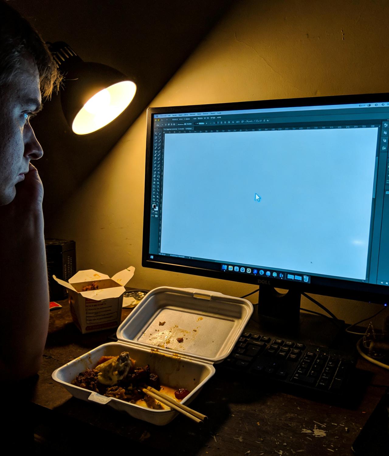 今天还真没坚持。

不是懒，是坐在电脑前憋了一个小时，愣是憋不出一句人话。盯着后