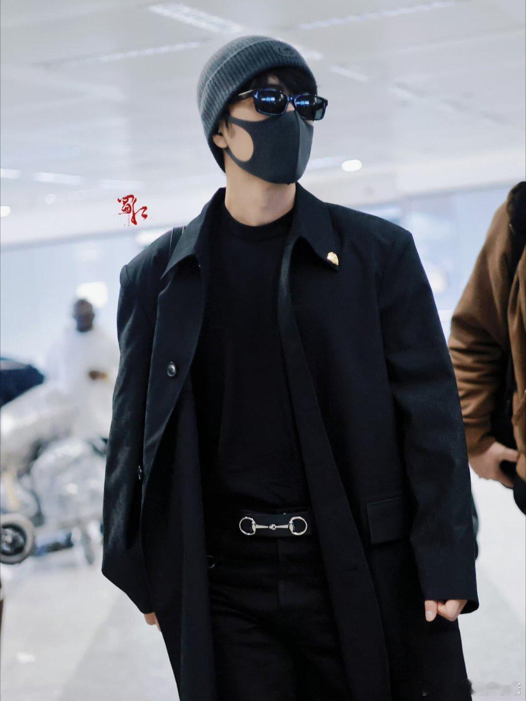 肖战米兰到达！！真超模