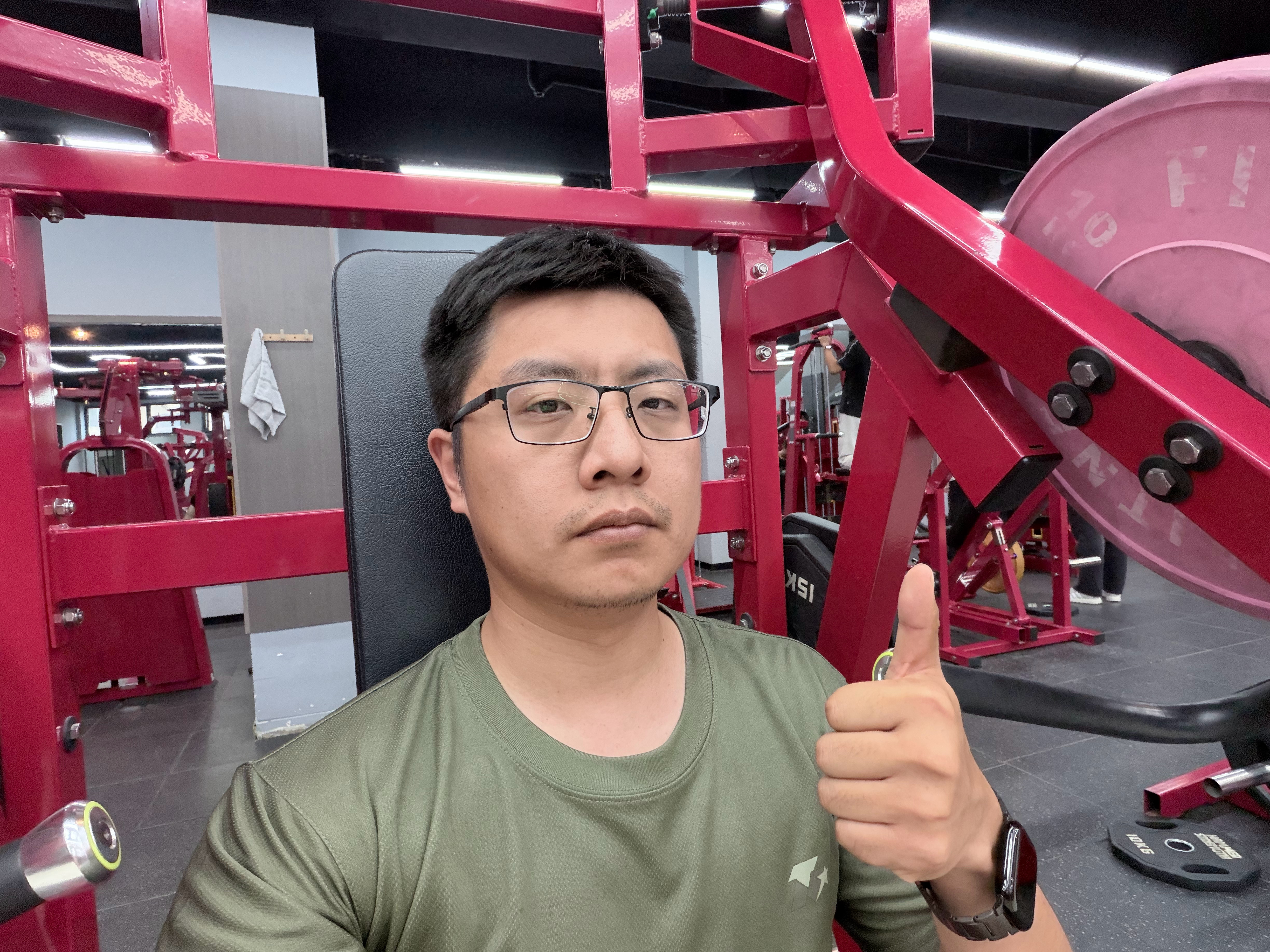 别人在逛夜市，我在撸铁，这对吗 敦煌·敦煌夜市