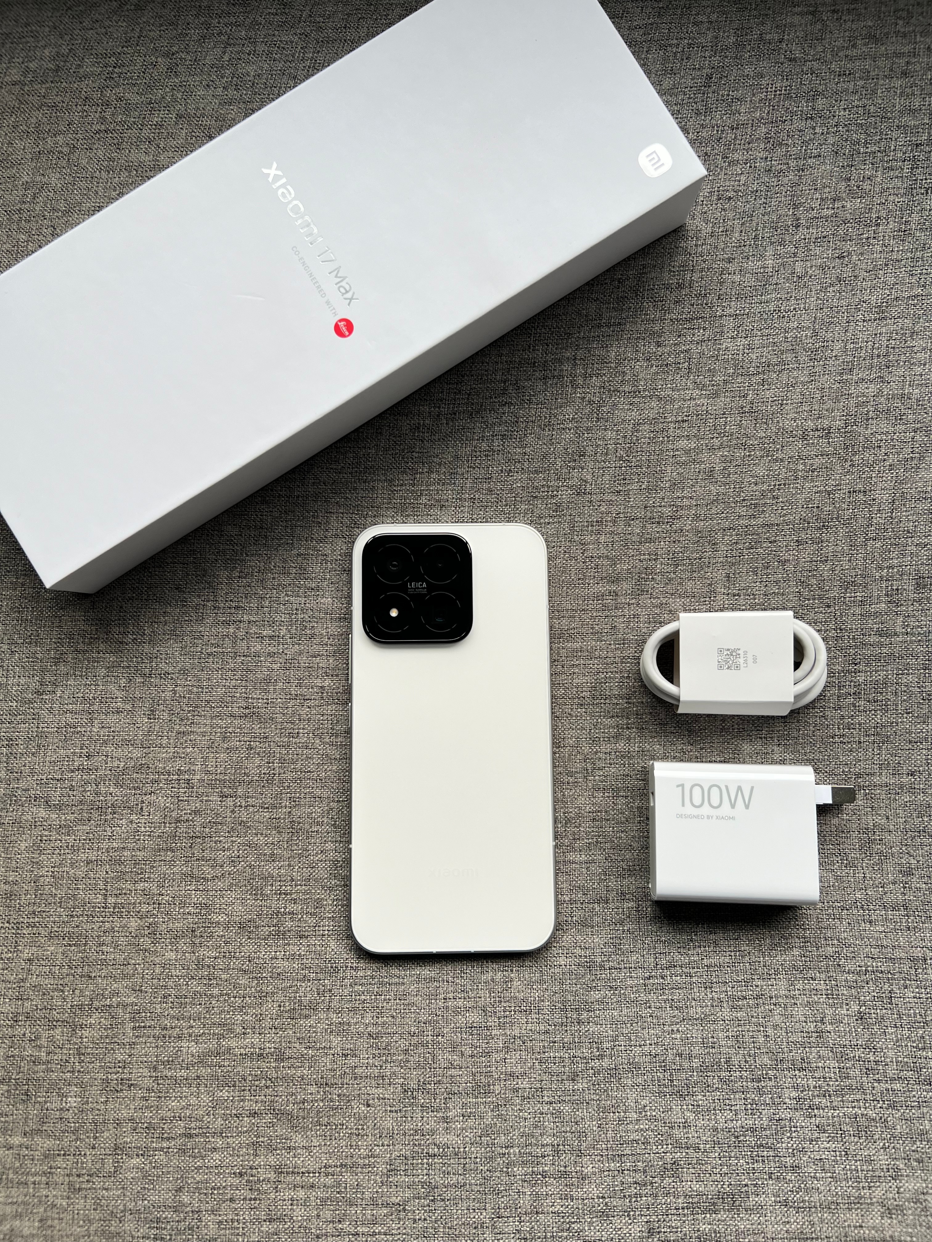小米17 Max 16+512GB 白色，仅使用几天，成色完美全套，全国联保至2