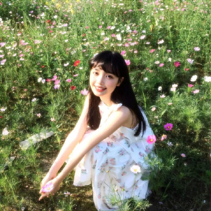 生活最美的，是把普通的烟火过成精致，让每一个平凡的日子，都溢满欢喜。  