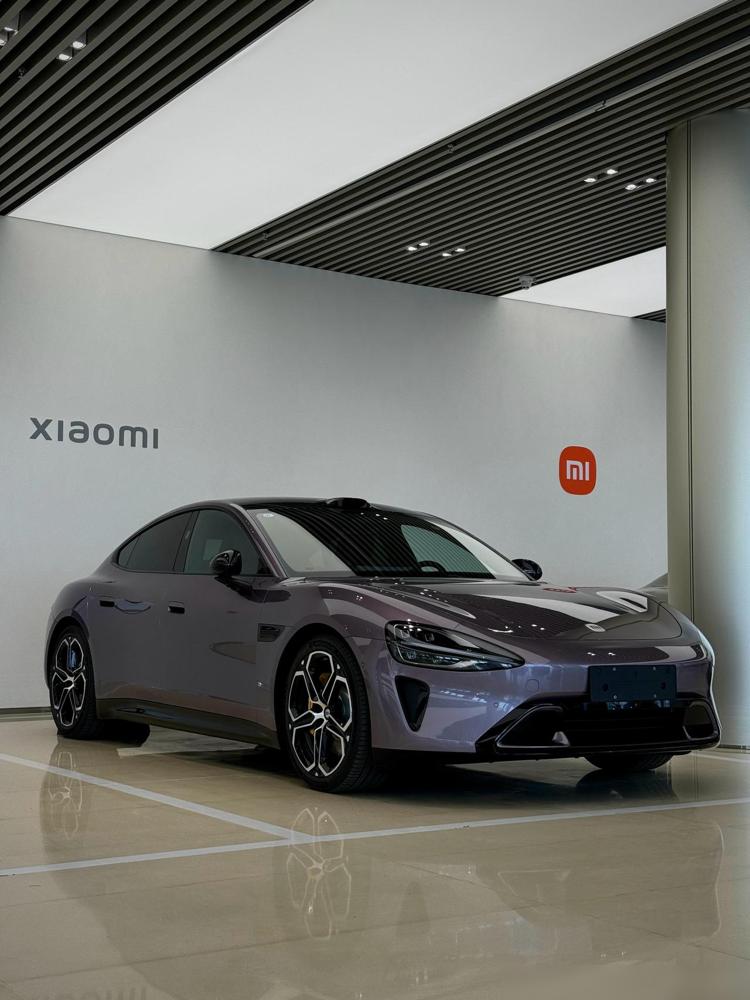 这届上海车展被小米彻底点燃了！媒体日首日6.2H馆人潮汹涌，SU7 Ultra三