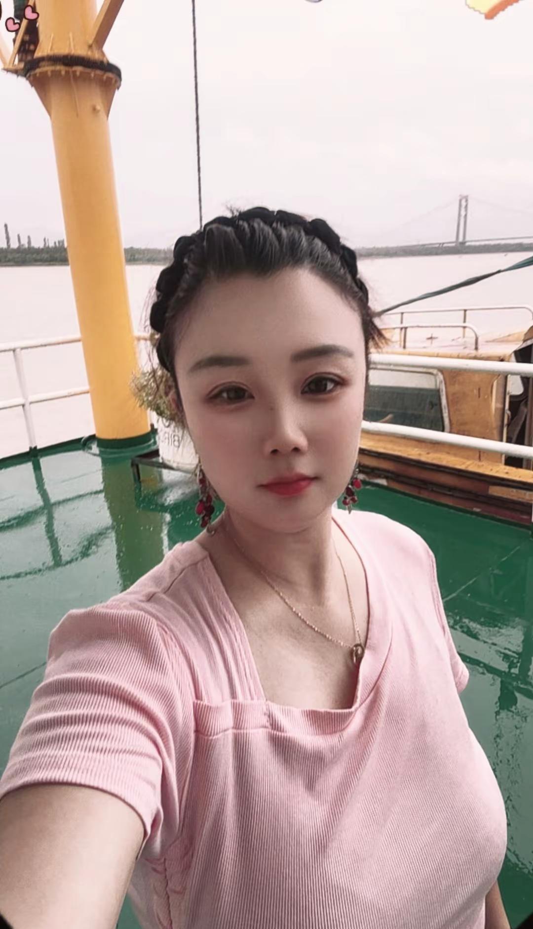 永远不要提前焦虑，万物自有节奏，尽你所能，敬你所不能，不为难自己！一站有一站的风