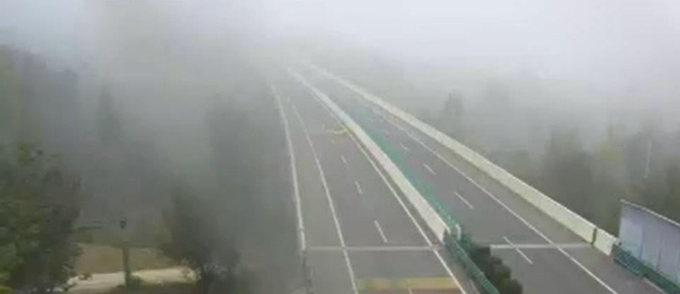 本轮大雾天气或将持续到8日
我国多地才刚刚经历一场大雾天气过程。短短数日，大雾再