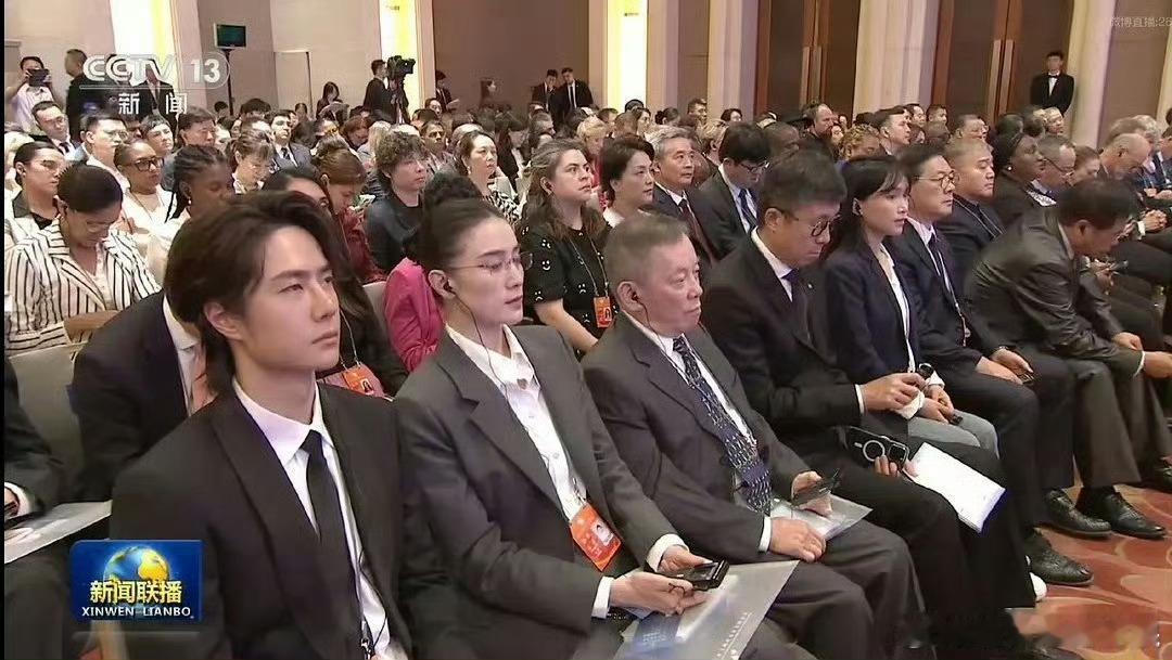 我去 王一博上了新闻联播 这什么水平 王一博从CCTV6到CCTV1王一博回国第