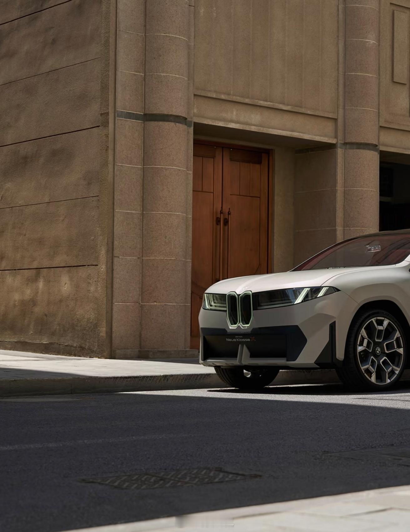 德系车[超话]新世代BMW iX3淋漓尽致的展现了新世代宝马驾趣 。新车运用BM