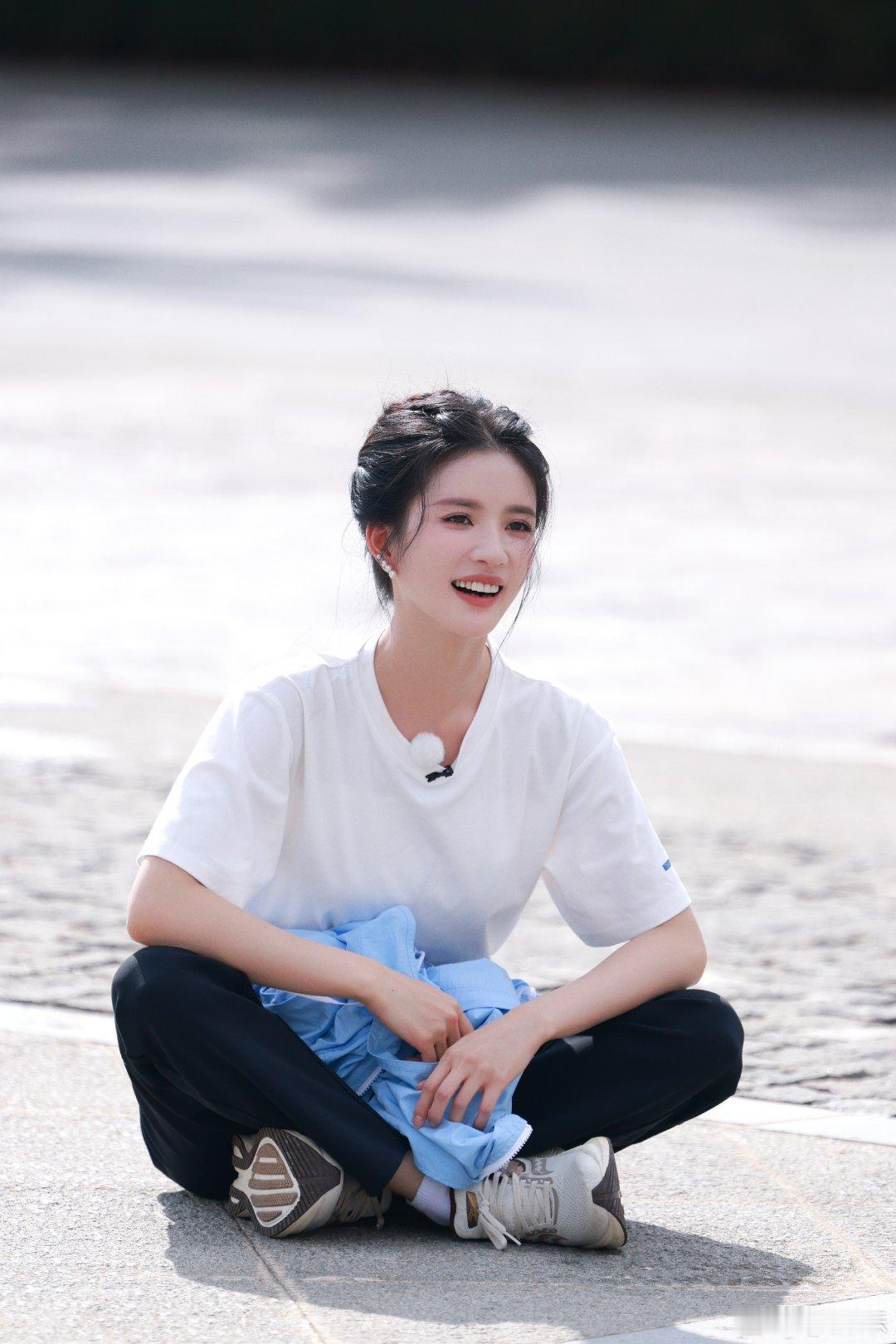 #硬糖少女303##刘些宁# 今日份糖妹新鲜物料刘些宁极限挑战宝藏行工作室更新新