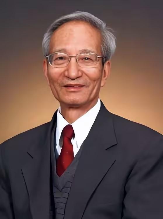 中国工程院院士，雷达与电子技术专家，中国航天事业的重要开拓者之一——张履谦。
