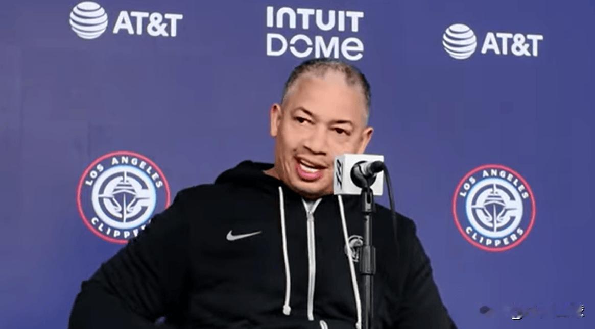 卢谈外界批评阿德巴约：不必理会外界质疑很愚蠢，能拿83分本身就足够伟大
 
北京