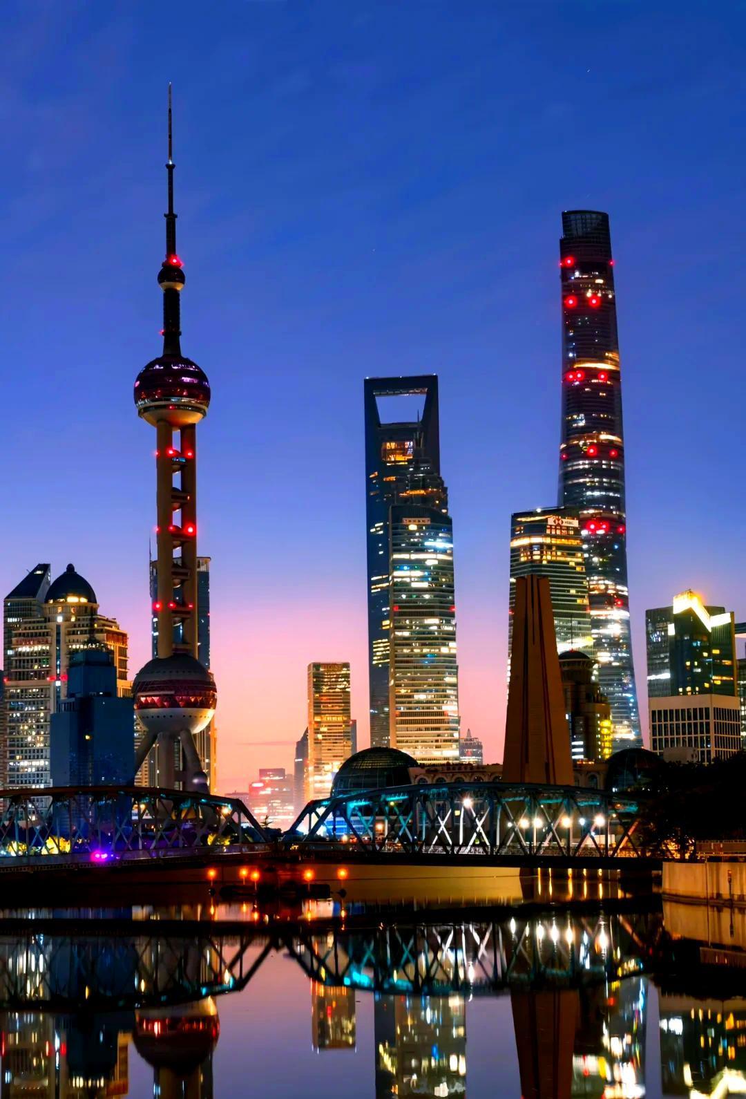 富裕精致的上海人，治愈了韩国人的“傲慢和偏见"

到2025年年末，随着免签入境