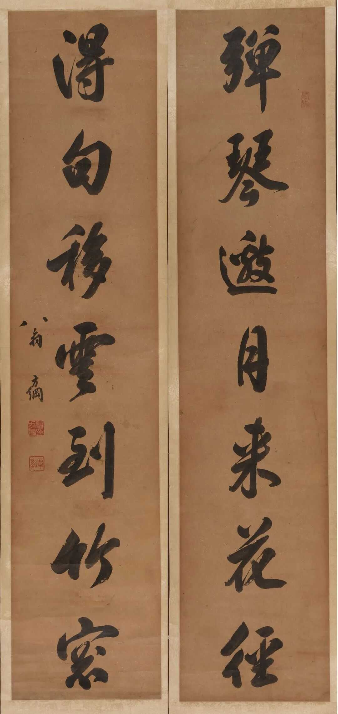 清 翁方纲 行书《弹琴得句七言联》，纸本 对联 水墨 127x28 厘米。释文：