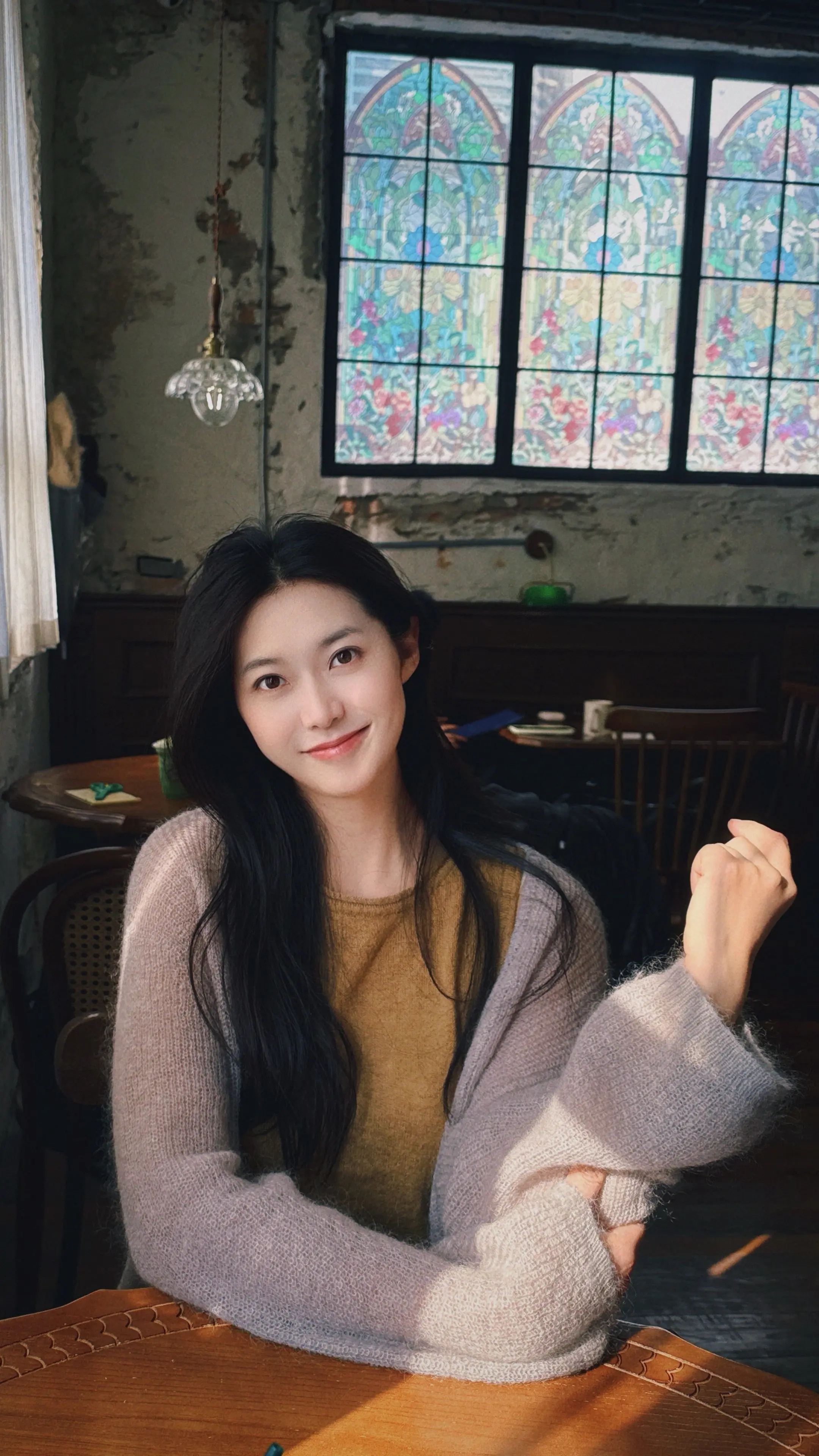 “亲爱的，这个世界上一定有人出现在你的生命里，发誓说要爱你的全部”