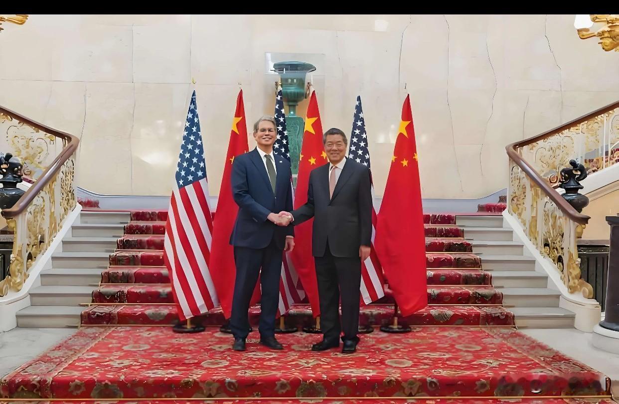 中美是当今世界中的实质性超级大国，特别是俄罗斯与乌克兰战争中相互绞着的状态，更凸
