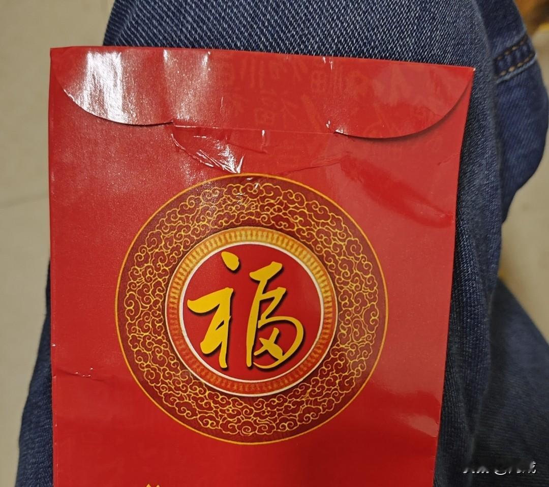 夜班开工啦，年算是正式过完了。
假期过得太快，团圆、拜年、走亲访友，每天都热热闹