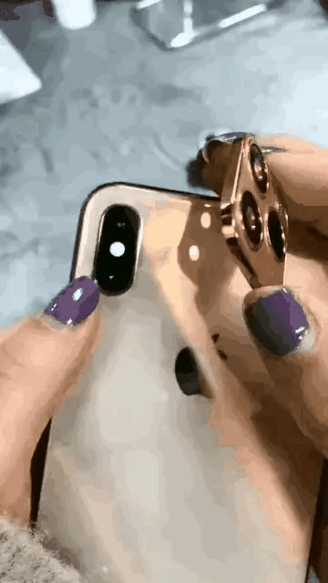 图一：人的心里真是奇怪，难道就因为改变一下外表，就会变得不一样吗？
图二：装修的