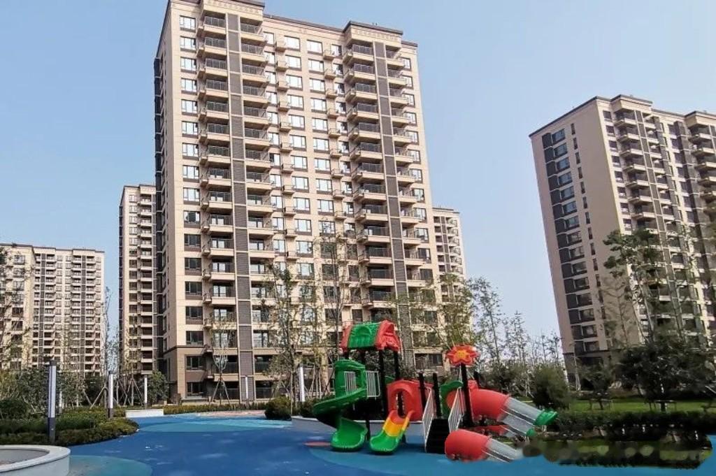 青岛城阳东宅子头旧改换新颜，900多户乡亲喜提高品质新居
 
在青岛城阳夏庄街道