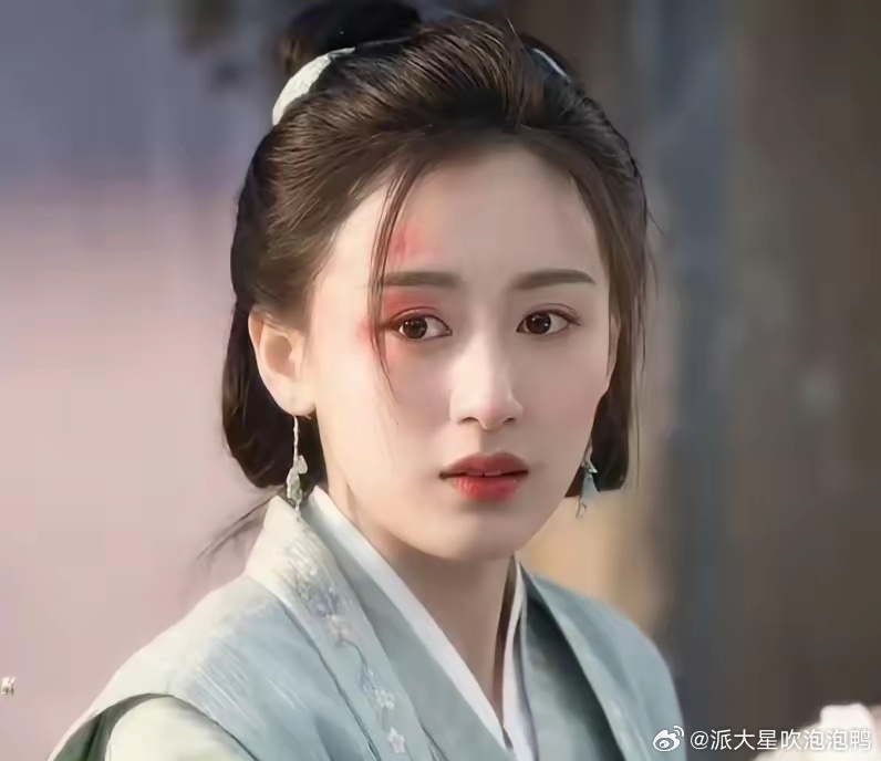 袁冰妍勇闯短剧赛道？她不是被罚了退出演艺圈了，难道短剧赛道允许出道了吗？原来是皎