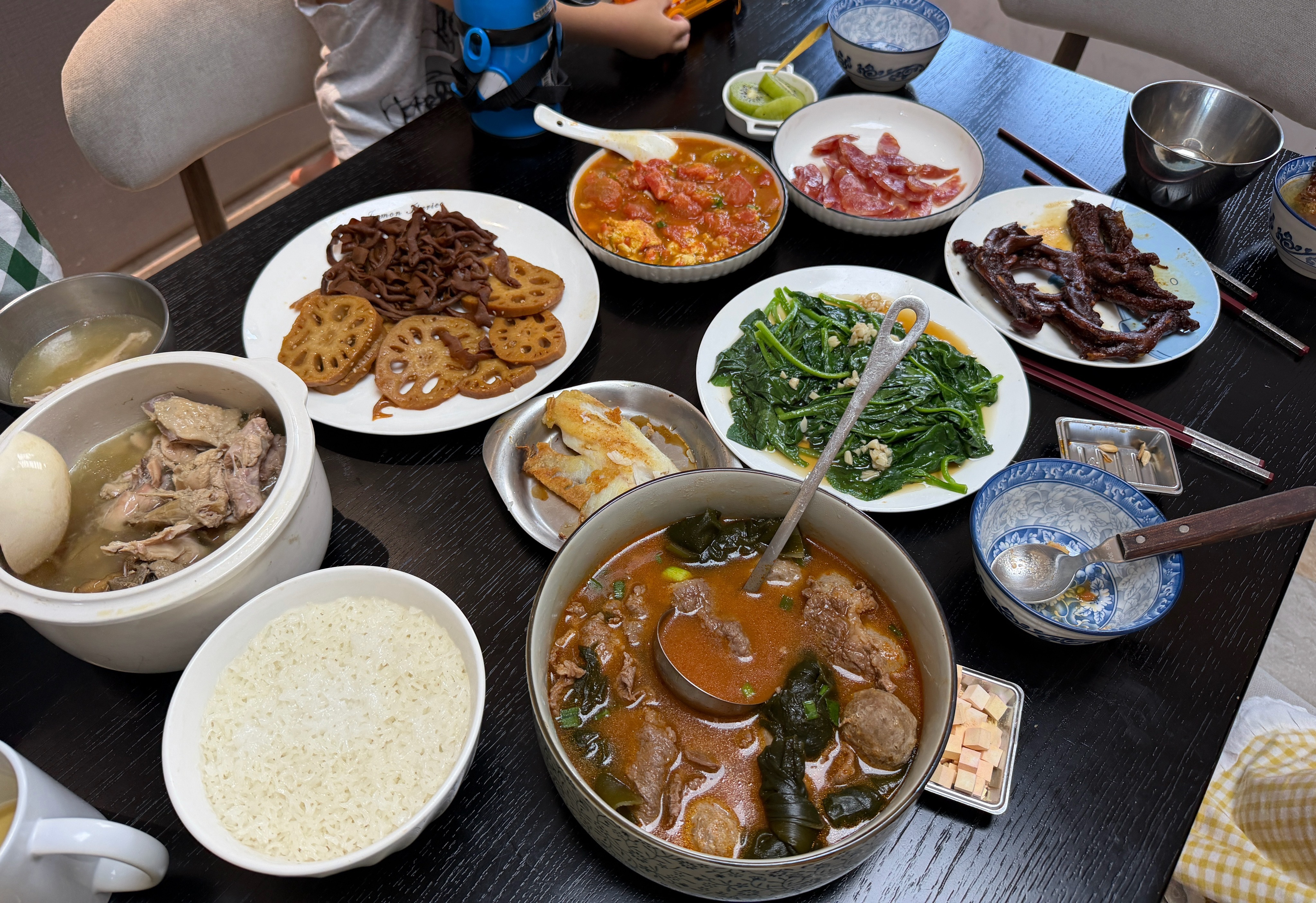 吃饭了。 ​​​