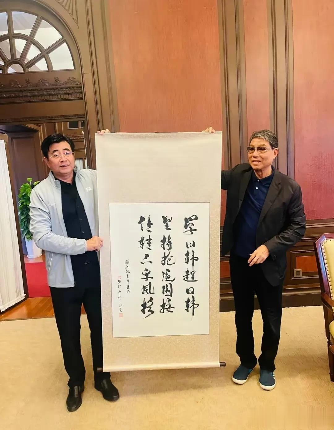 中国足坛泰斗徐根宝的五大关门弟子，足协主席宋凯登门看望和拜访

1、高洪波
2、